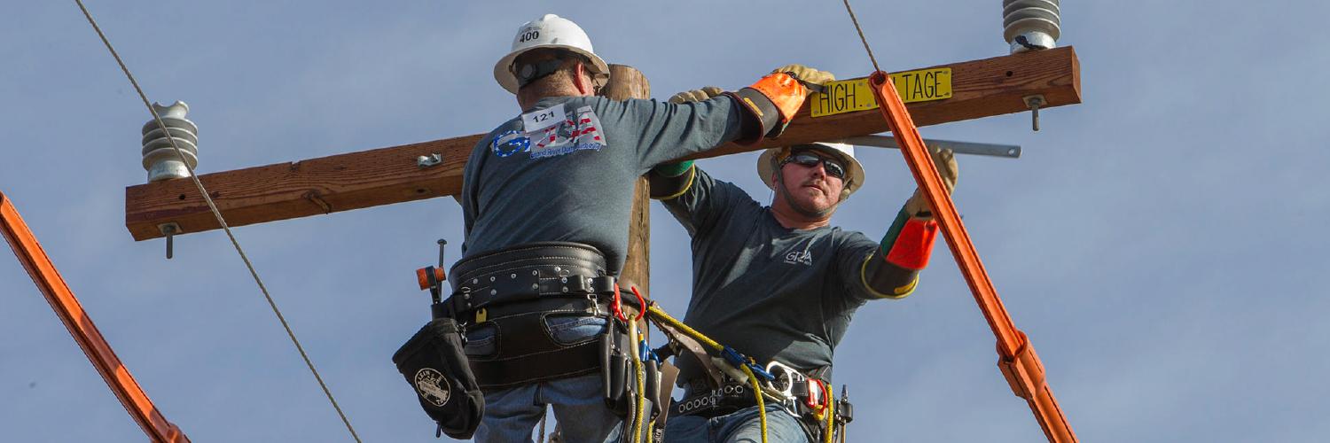 Lineworkers at Rodeo safety event