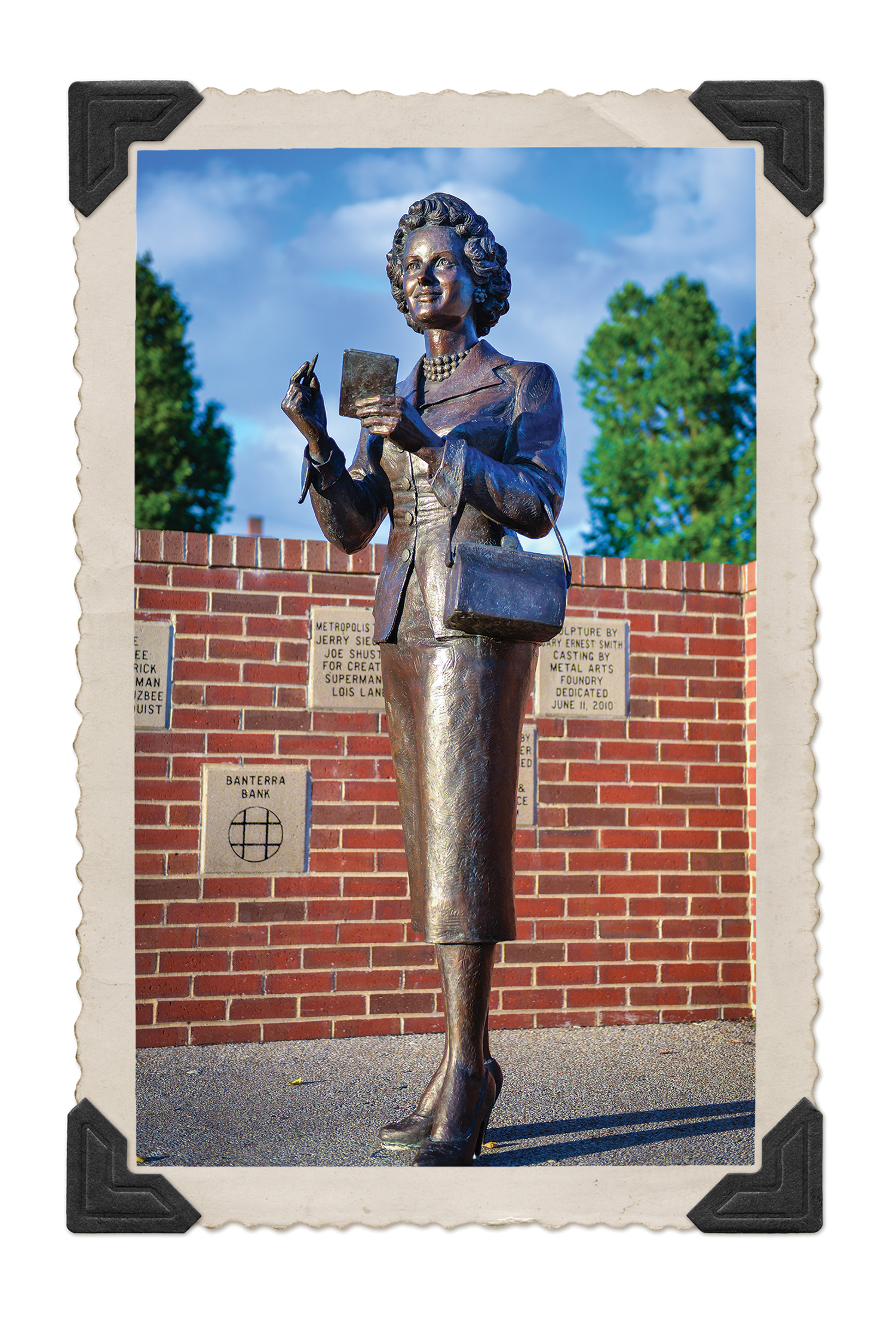 Lois Lane statue in Metropolis Illinois
