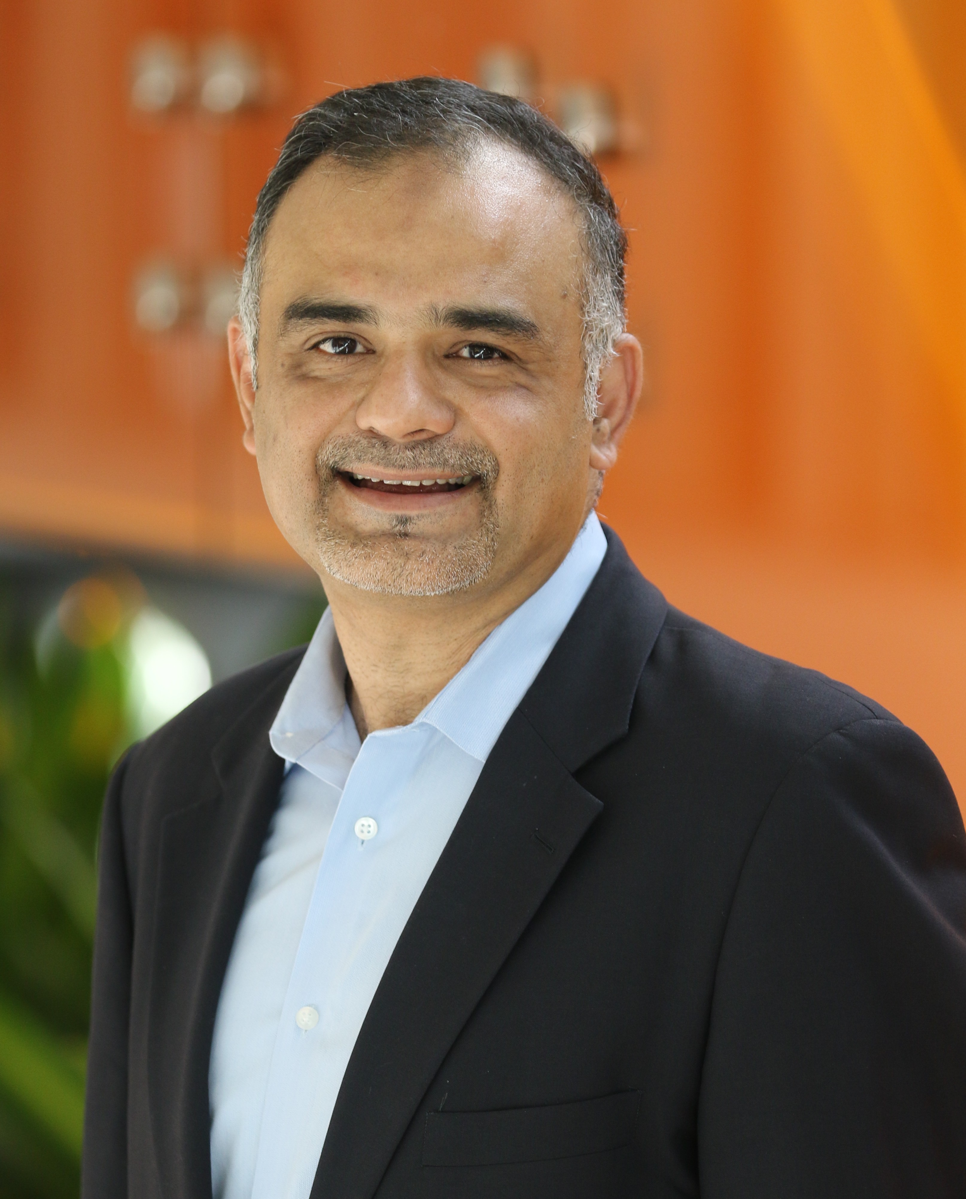 Hammad Chaudhry headshot