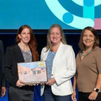 Scott Corwin presenting an award at the 2025 APPA National Conference