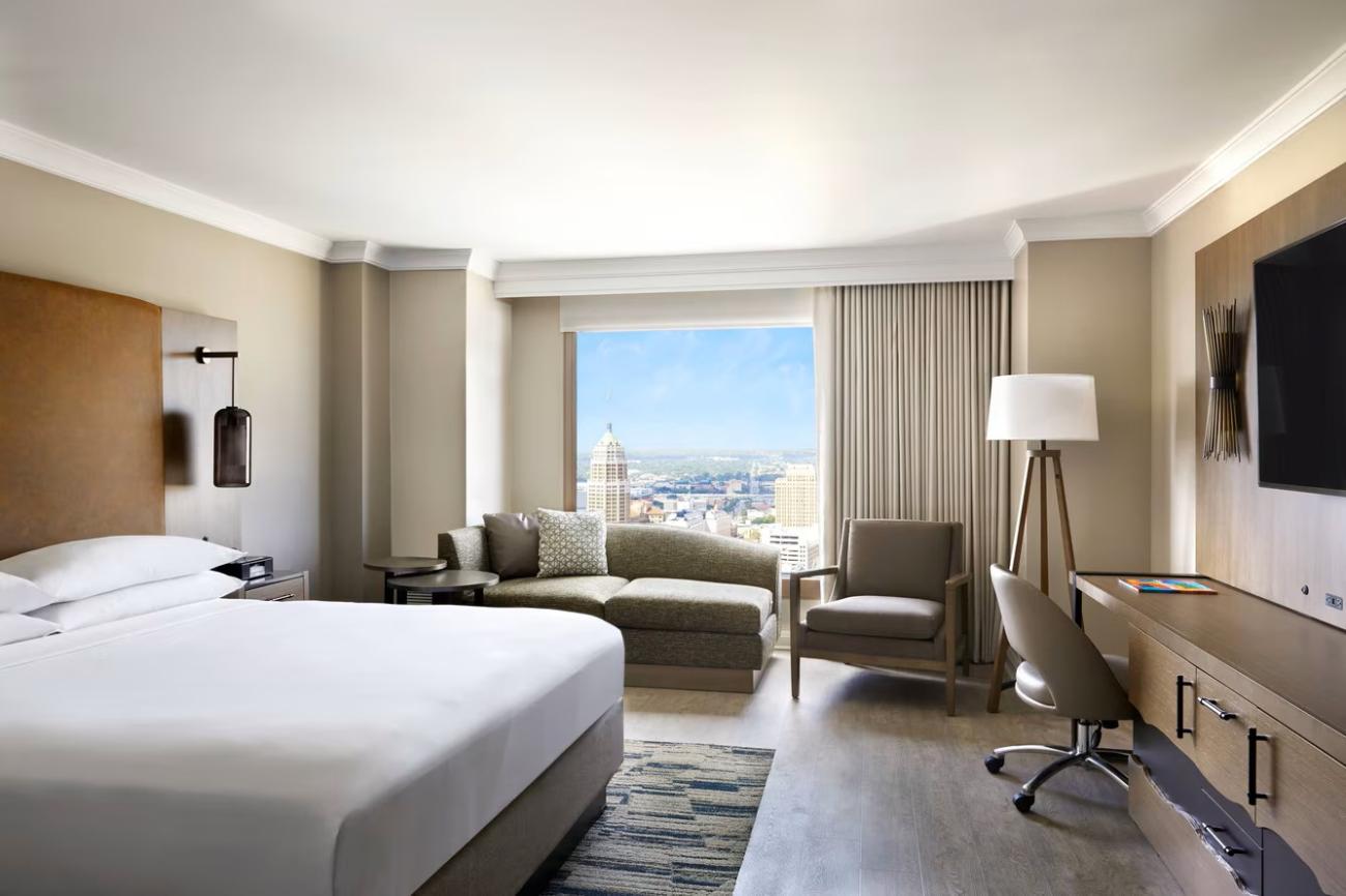 Marriott San Antonio River Walk guest room