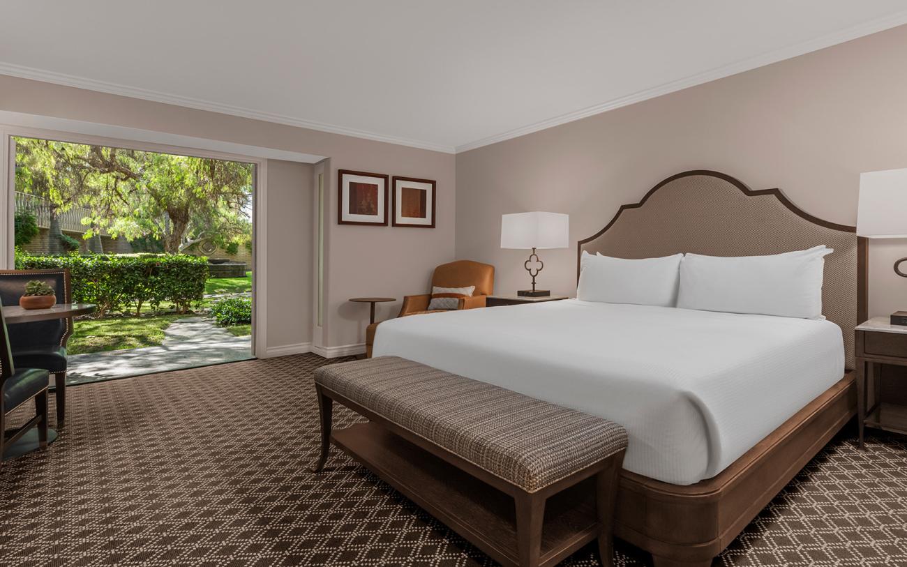 Rancho Bernardo Inn guestroom