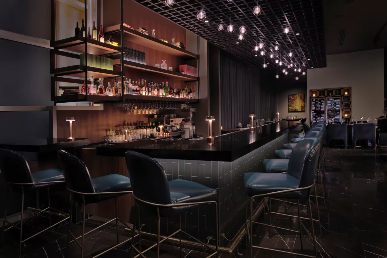 Hilton Omaha bar