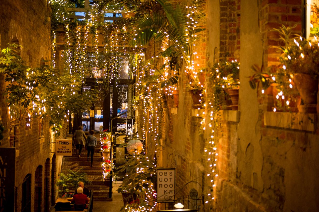Photo of Omaha's oldtown alley