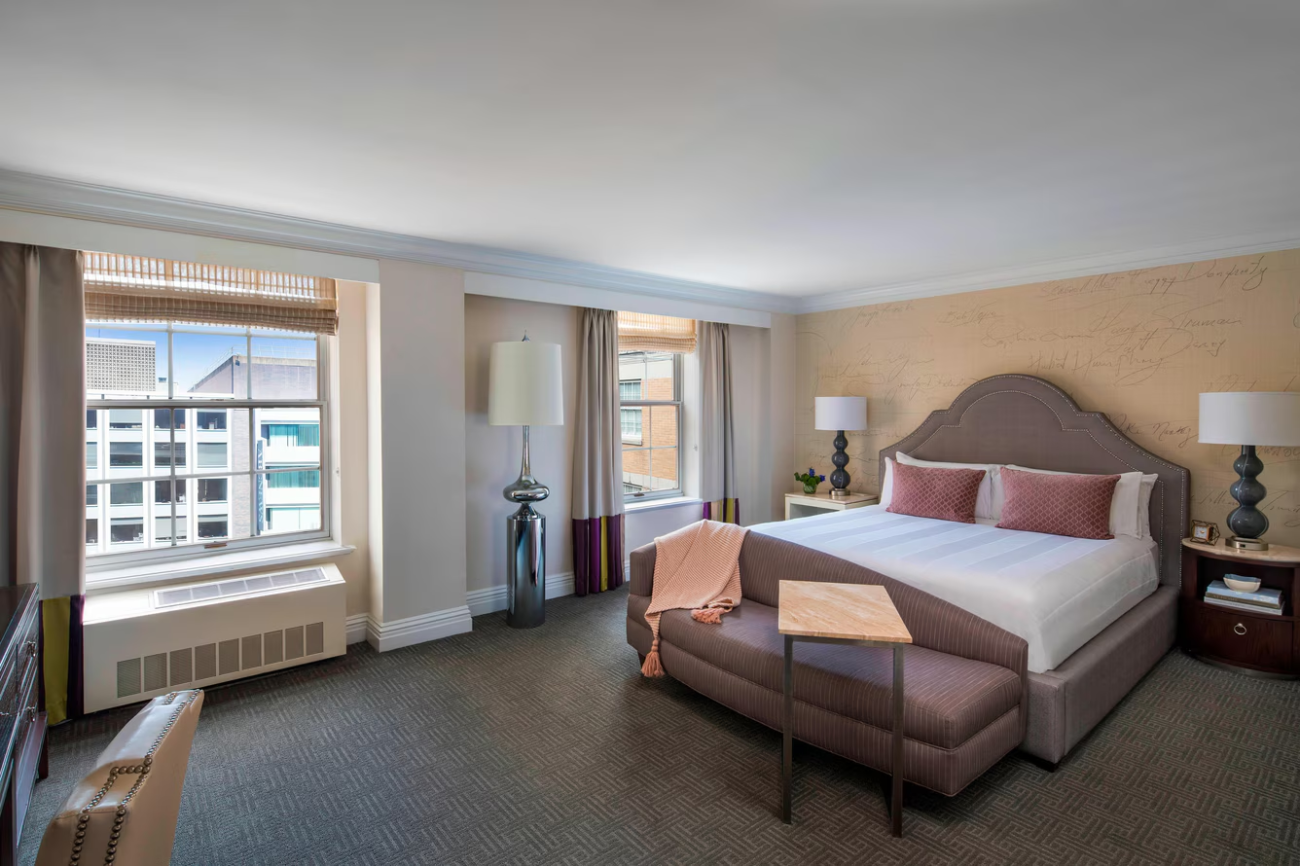 Mayflower Hotel Guestroom