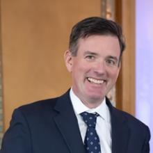 Andrew Holland Headshot