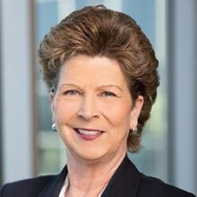 Shelley Sahling-Zart Headshot