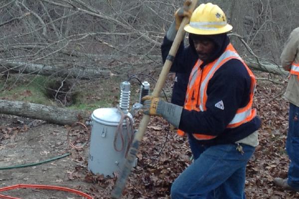 topimg-resposnse-greenville-fixing-transformer